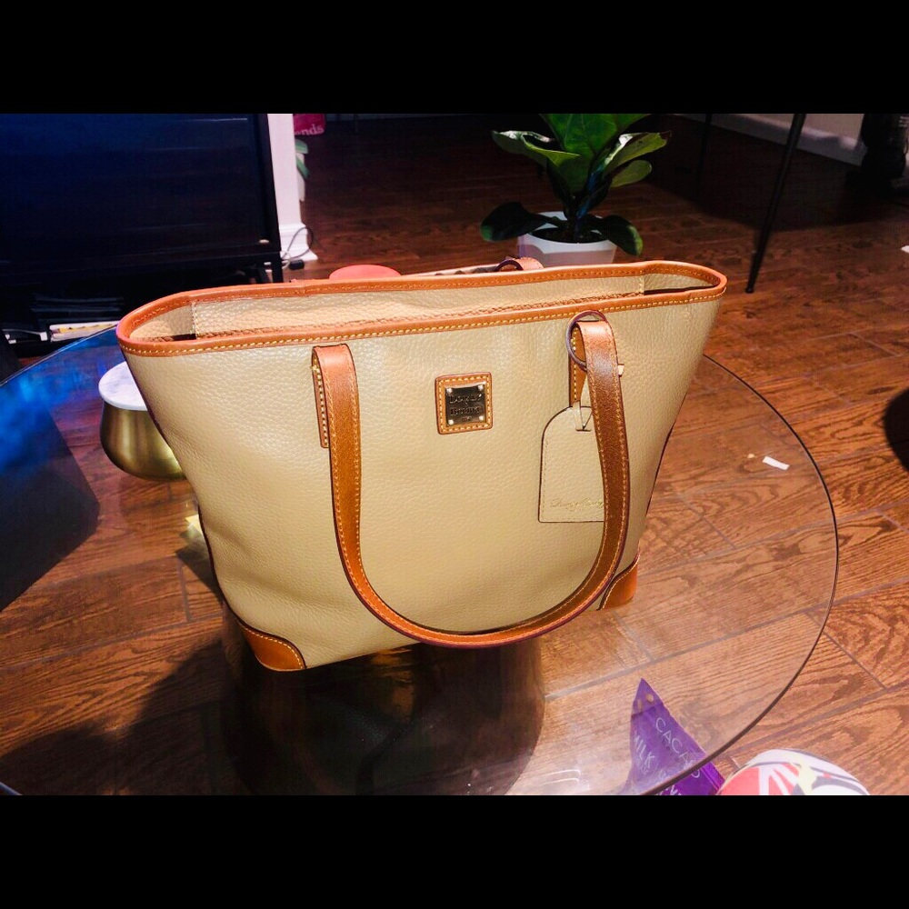 800. NWT Dooney & Bourke Pebble Grain Charleston Tote - Picture 5 of 6